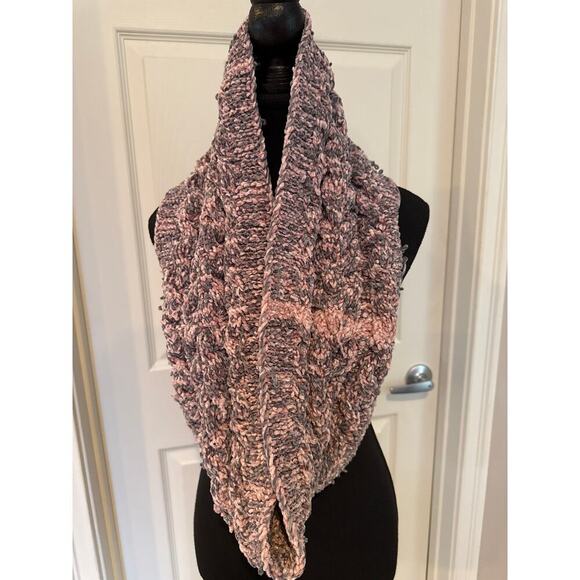Steve Madden Pastel Colored Infinity Knitted Scarf - Picture 2 of 3